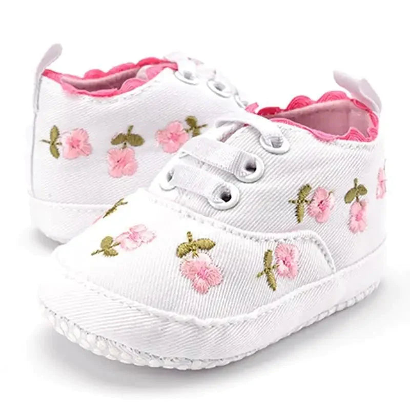 Chaussures brodée pour bébé fille