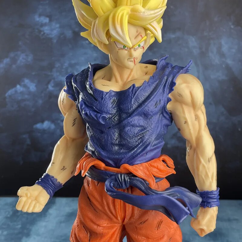 Figurine Son Goku Super Saiyan - La Transformation Épique!