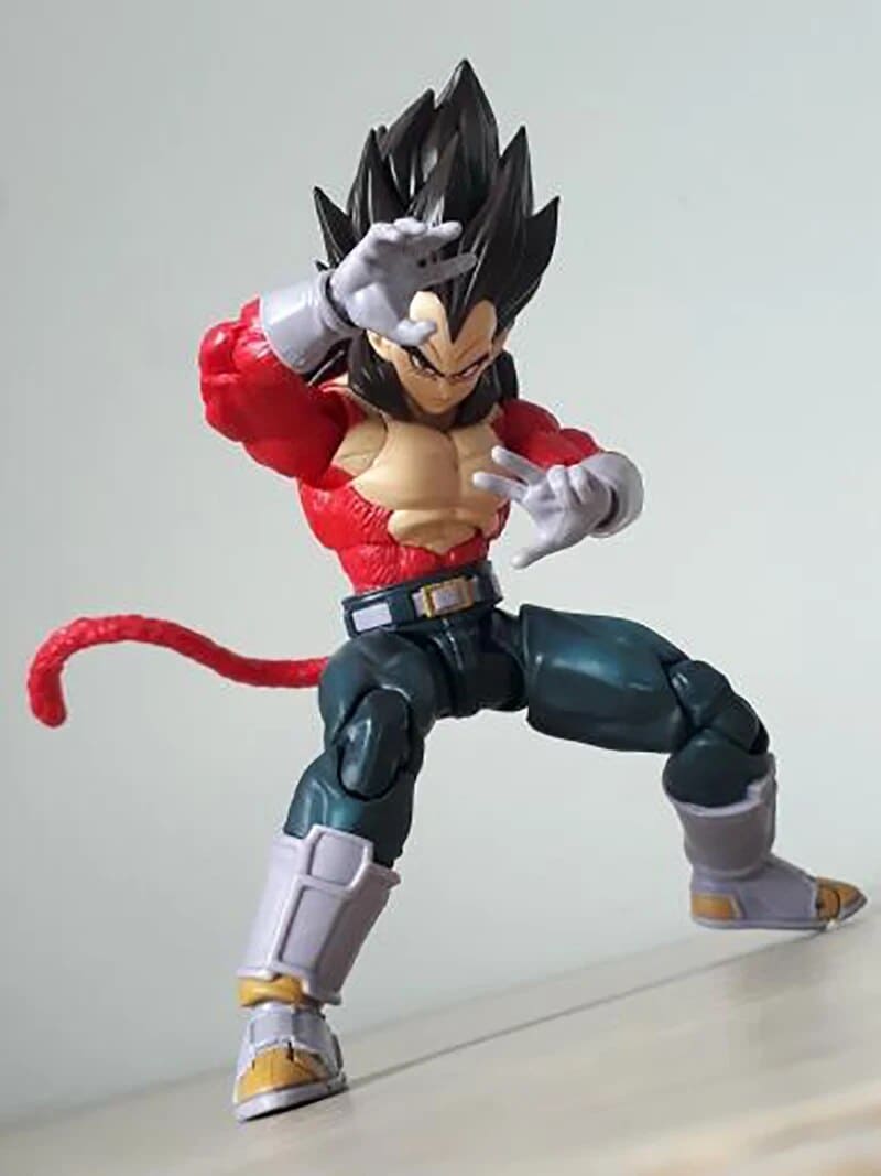Figurines Vegeta, Son Goku et Gogeta Super Saiyan 4