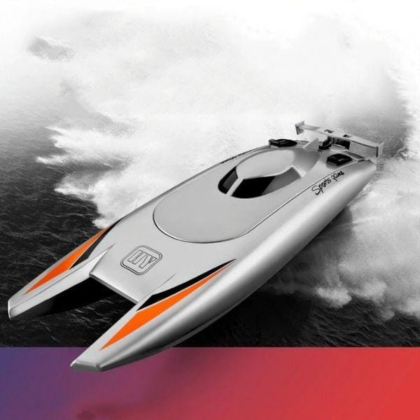 Bateau de course télécommandé