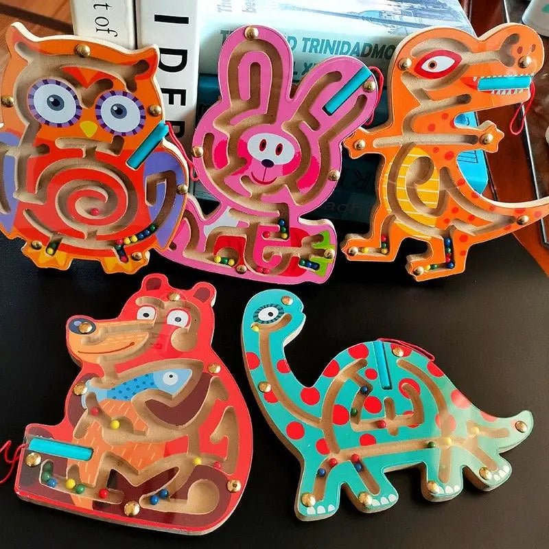 Puzzle de labyrinthe en bois en forme d'animal
