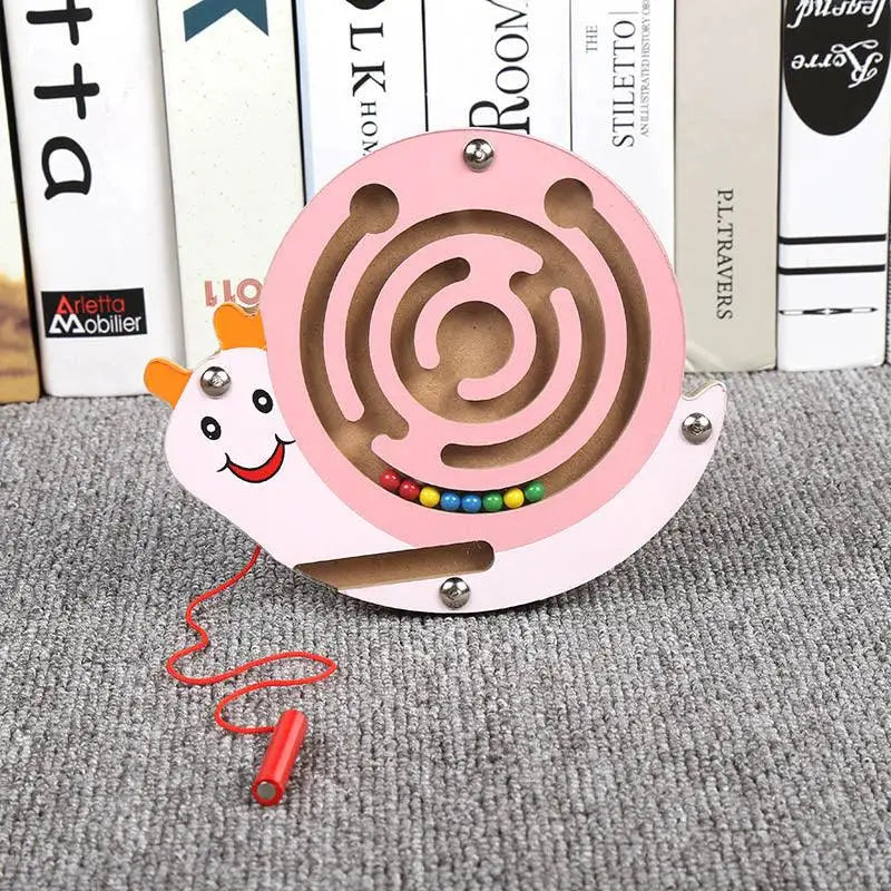 Puzzle de labyrinthe en bois en forme d'animal