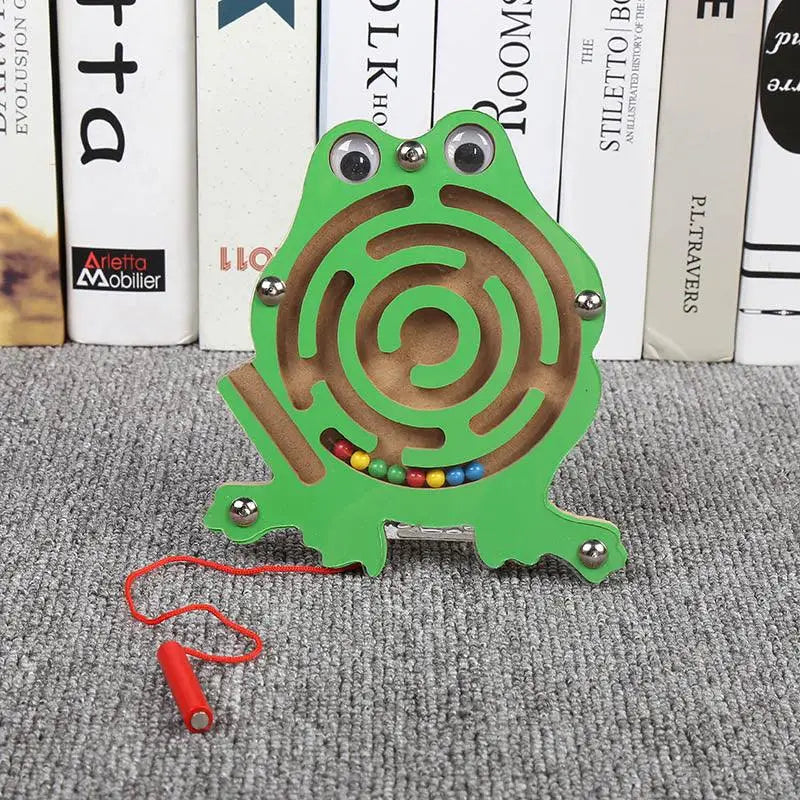 Puzzle de labyrinthe en bois en forme d'animal