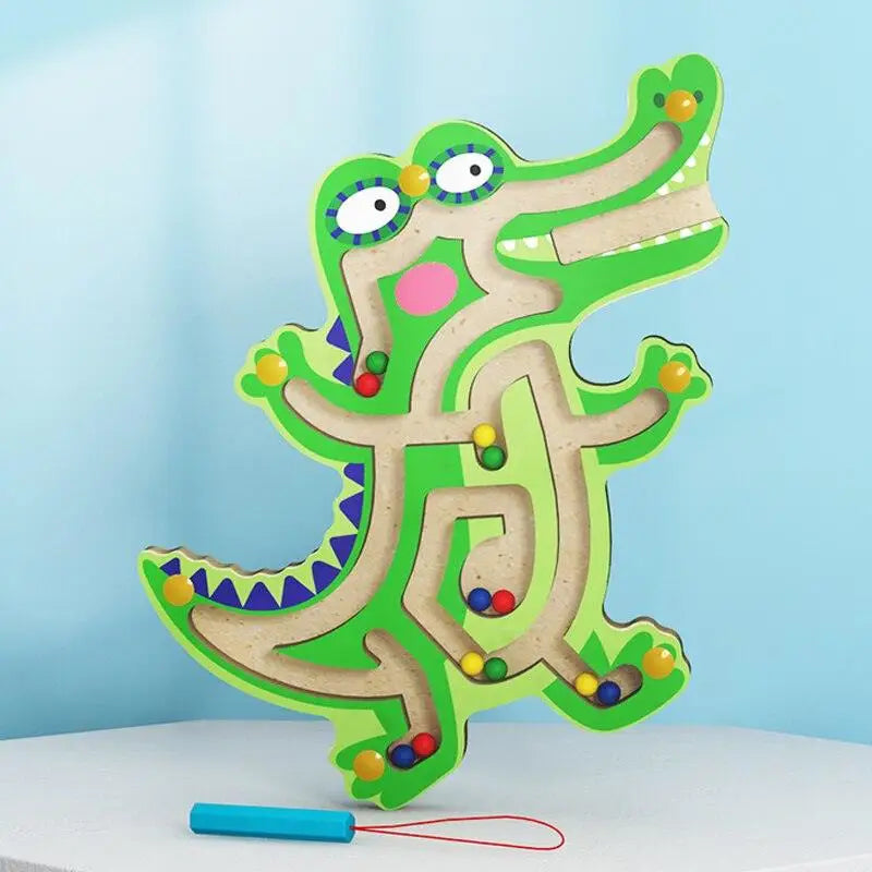 Puzzle de labyrinthe en bois en forme d'animal